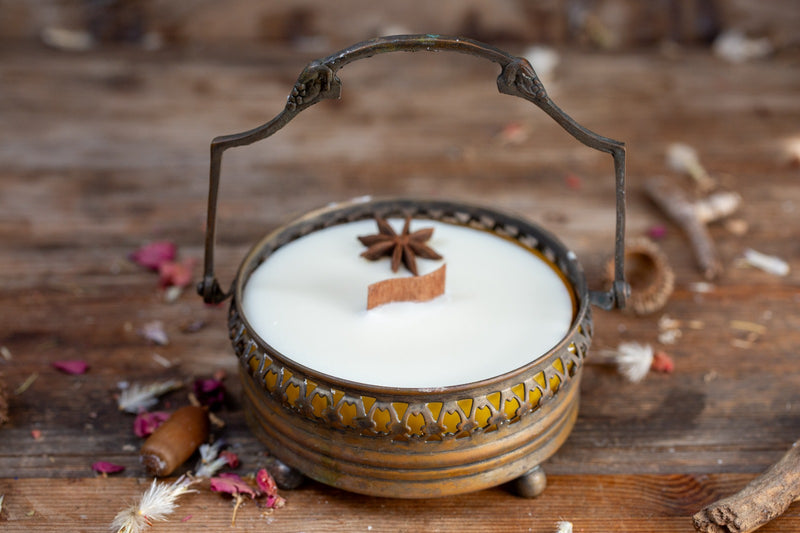 סלסלת נחושת עם קערית ענברית