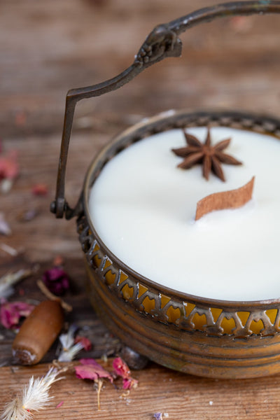 סלסלת נחושת עם קערית ענברית