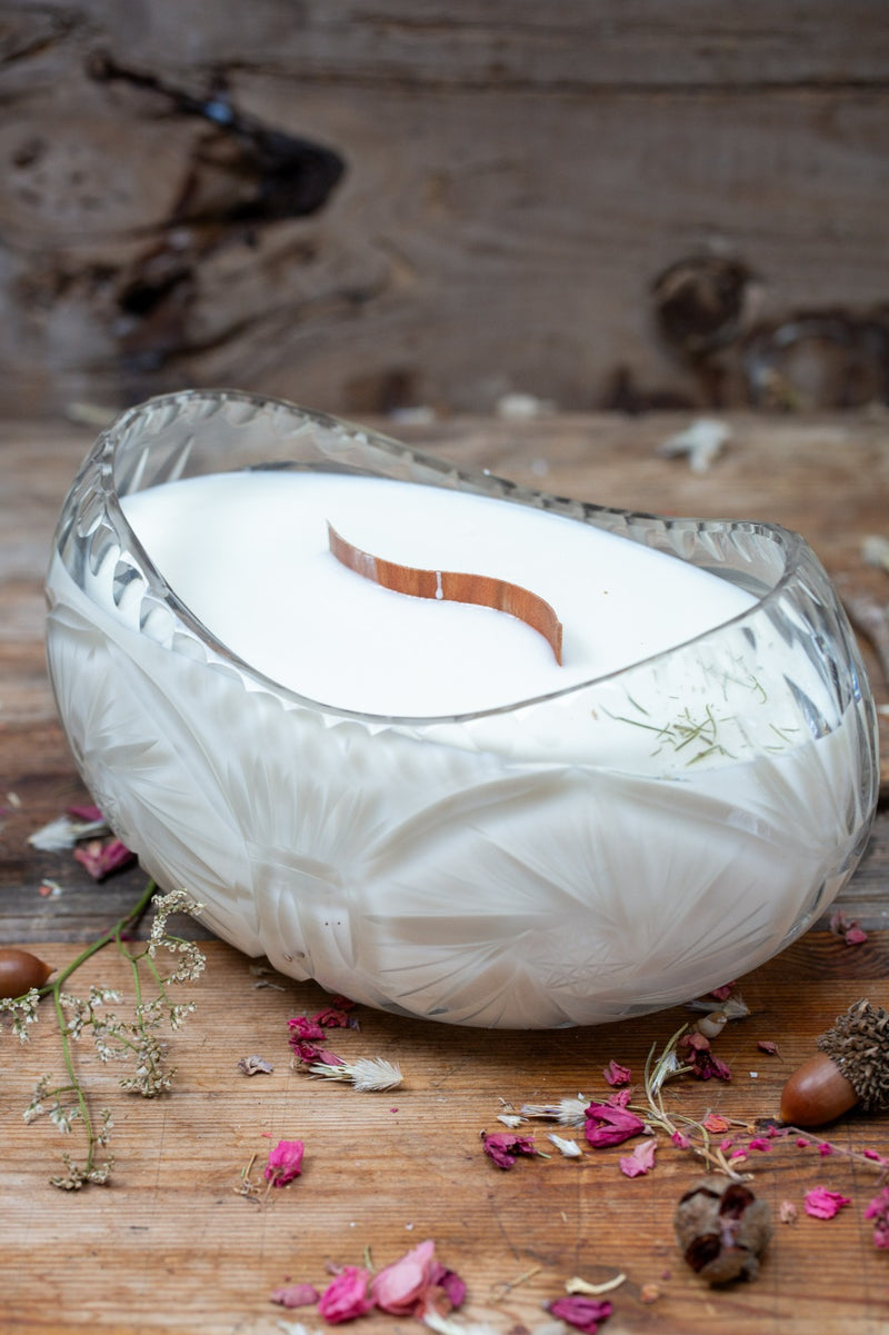 כלי קריסטל אובלי עם פיתוחים