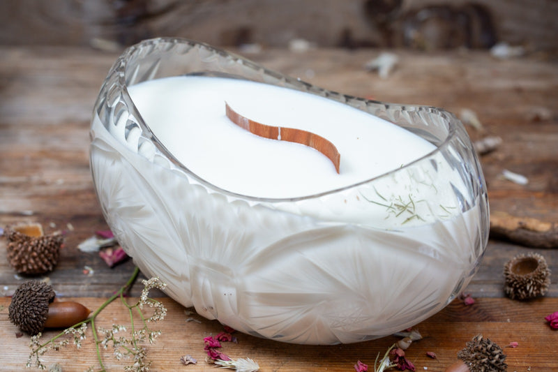 כלי קריסטל אובלי עם פיתוחים