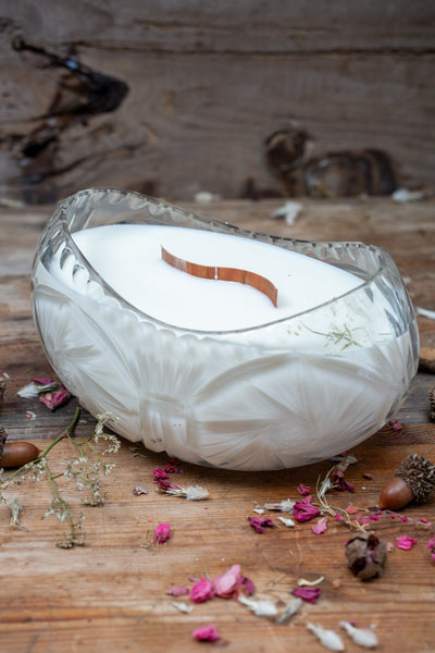 כלי קריסטל אובלי עם פיתוחים