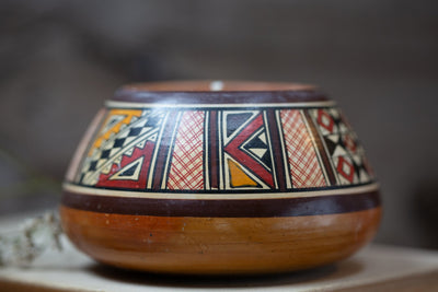 קערת חרס פרואנית בעבודת יד