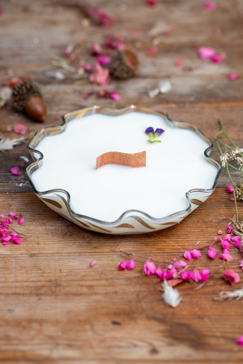 קערית זכוכית מסולסלת