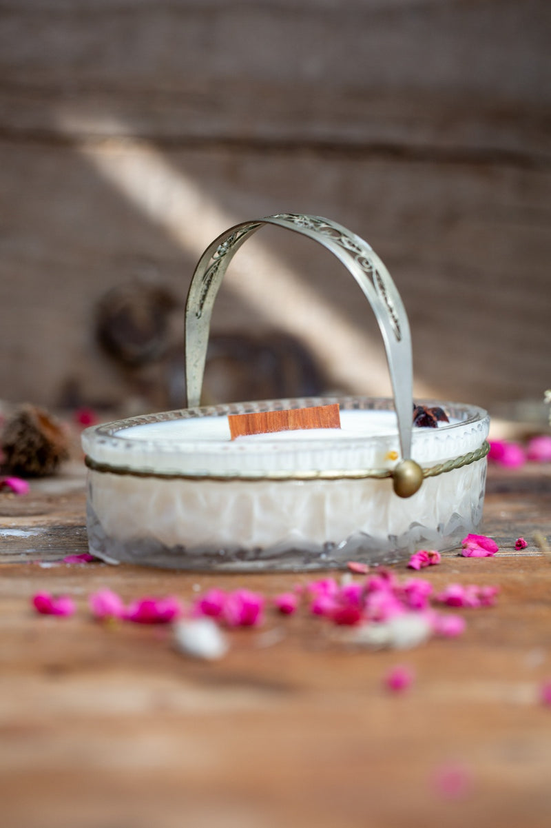 נר ריחני בכלי נשיאה עם ידית