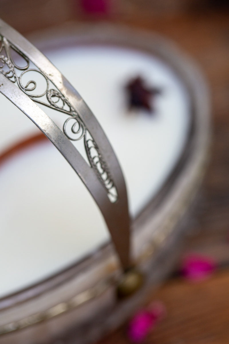 נר ריחני בכלי נשיאה עם ידית