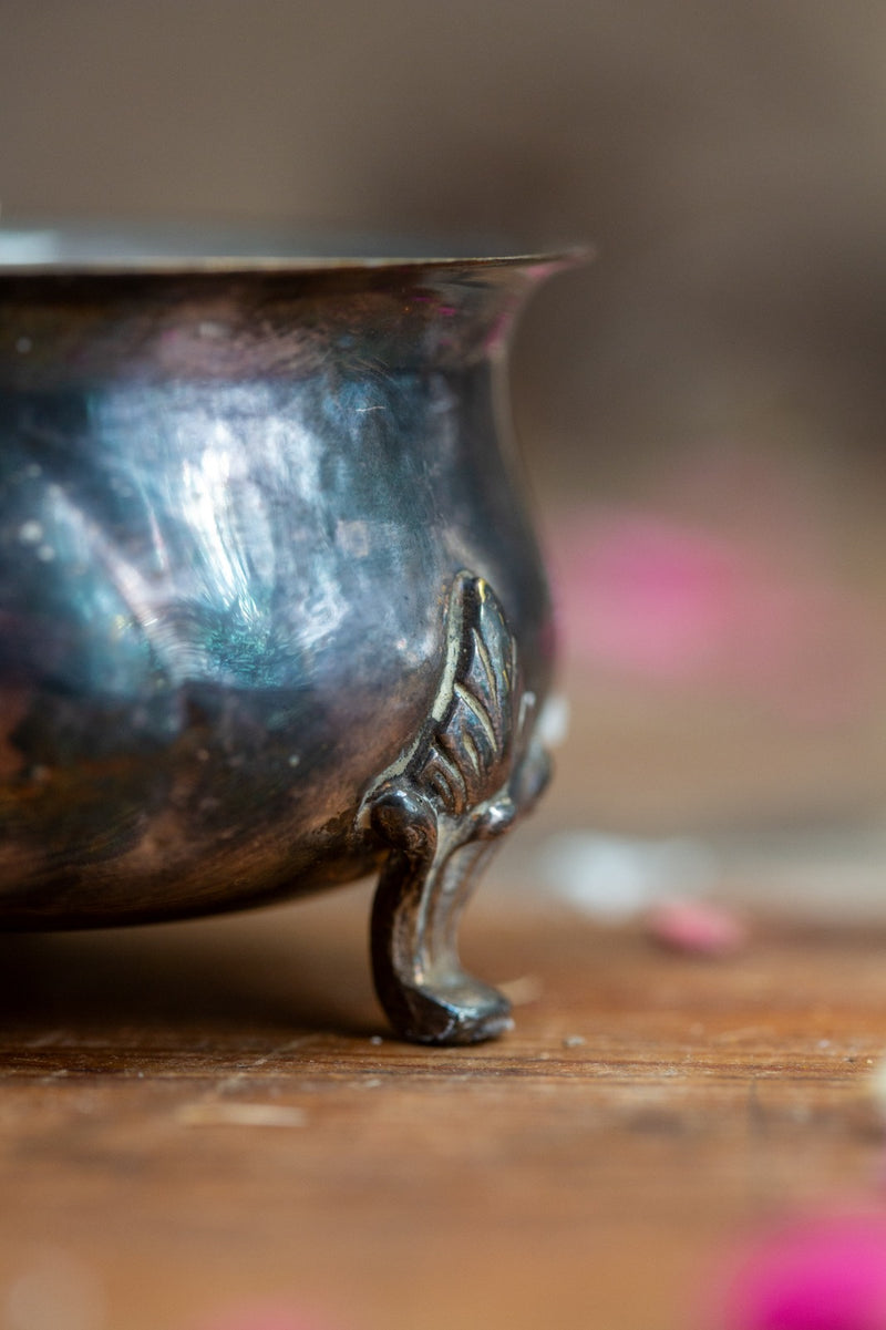 נר בכלי כסף מושחר