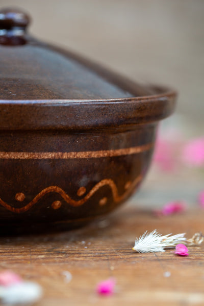 קערת קרמיקה עם מכסה