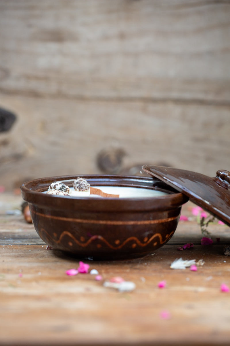 קערת קרמיקה עם מכסה