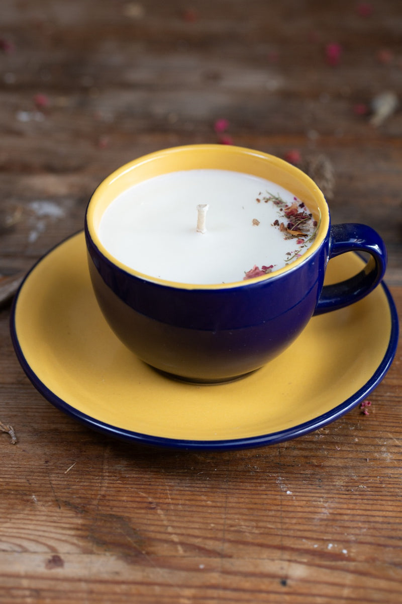 ספל ותחתית קרמיקה מודרני