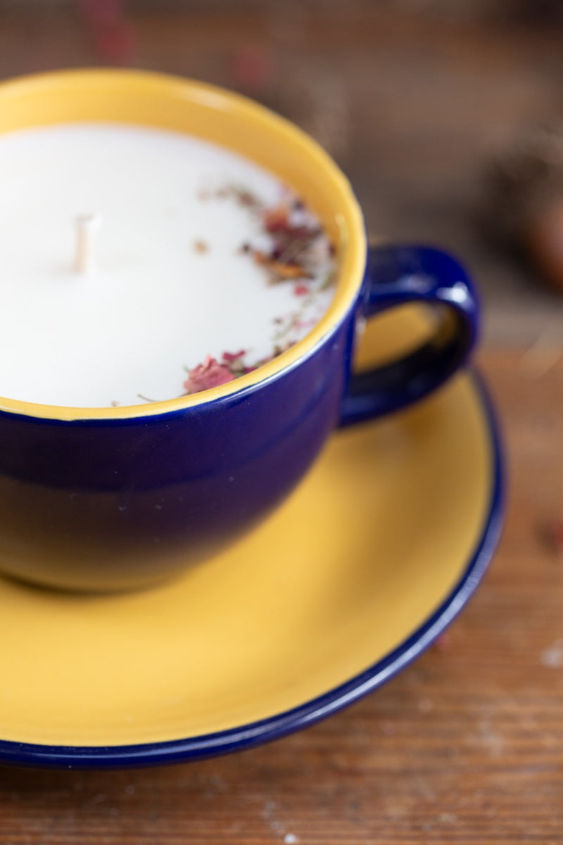 ספל ותחתית קרמיקה מודרני