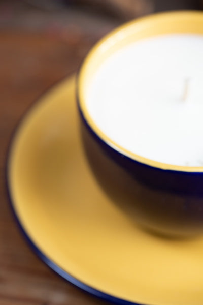 ספל ותחתית קרמיקה מודרני