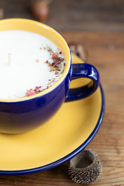 ספל ותחתית קרמיקה מודרני