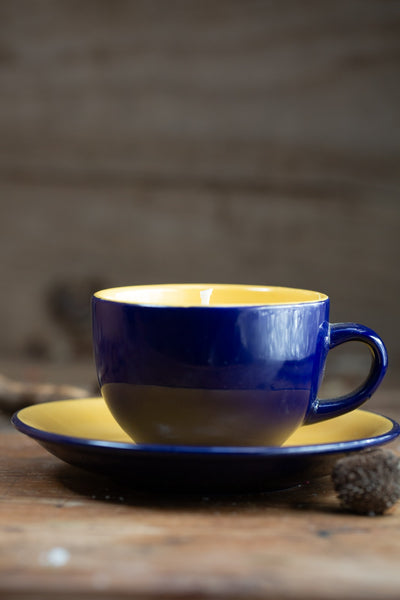 ספל ותחתית קרמיקה מודרני