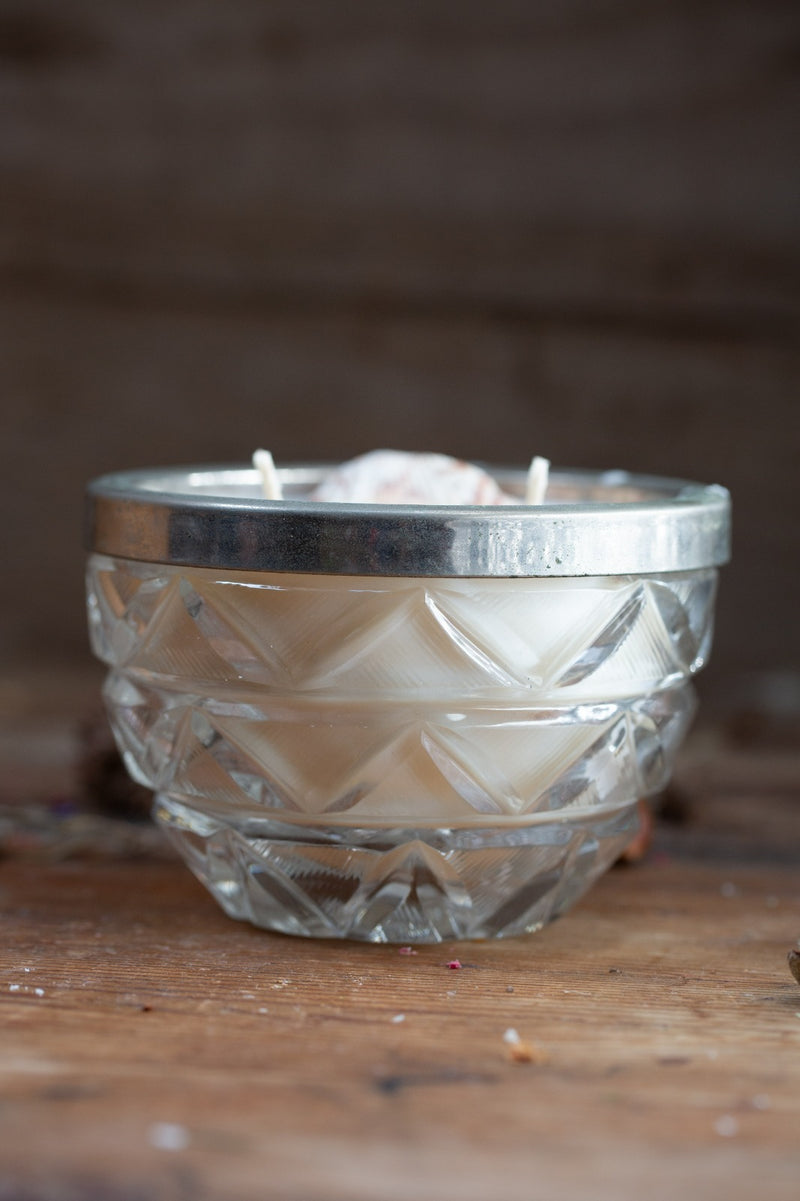 קערת זכוכית וינטג’  עם טבעת מתכת כסופה