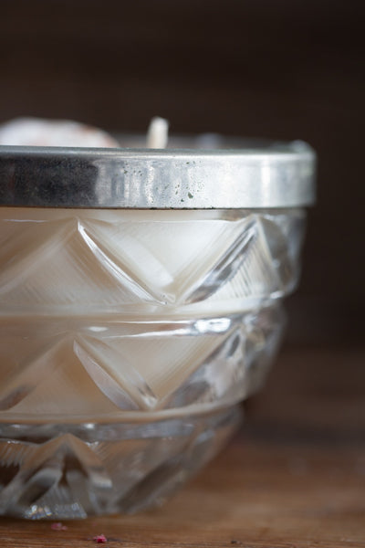 קערת זכוכית וינטג’  עם טבעת מתכת כסופה