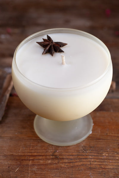 גביע זכוכית חלבי