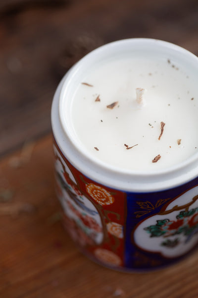 קופסת פורצלן יפנית בסגנון אימארי (Imari)