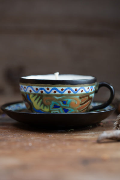 ספל ותחתית מקרמיקה מצוירת