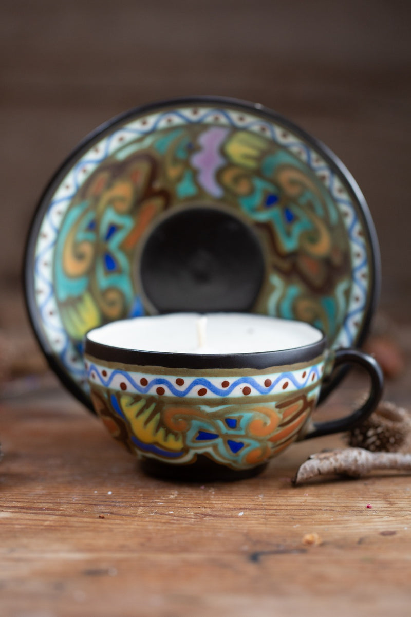 ספל ותחתית מקרמיקה מצוירת