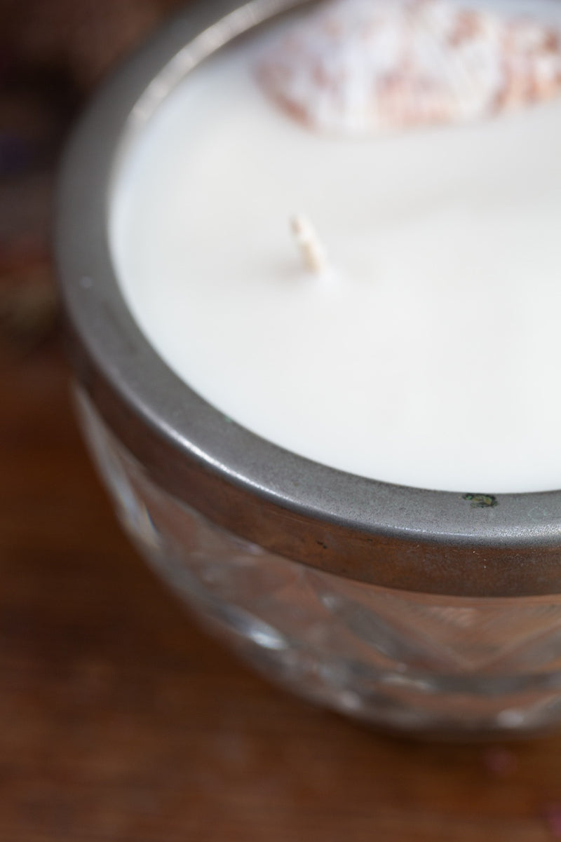 קערת זכוכית וינטג’  עם טבעת מתכת כסופה