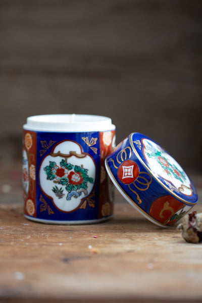 קופסת פורצלן יפנית בסגנון אימארי (Imari)