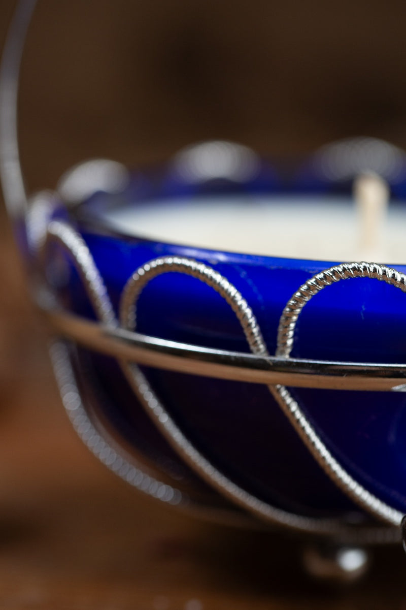 סלסלת כסף מצופה עם קערית כחולה