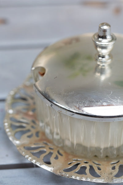 קערת זכוכית עם מכסה וציפוי כסף