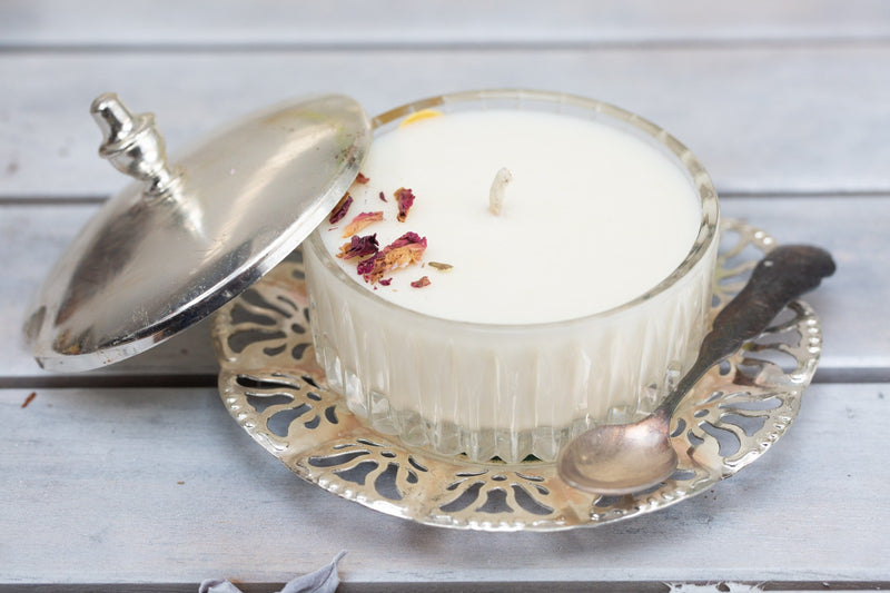 קערת זכוכית עם מכסה וציפוי כסף