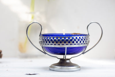 סלסלת תחרה כסף מצופה וקערית כחולה