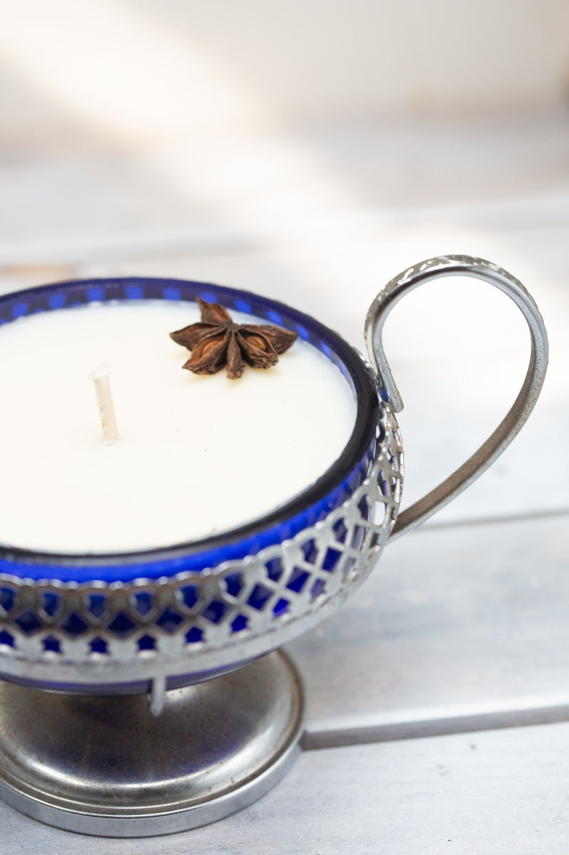 סלסלת תחרה כסף מצופה וקערית כחולה