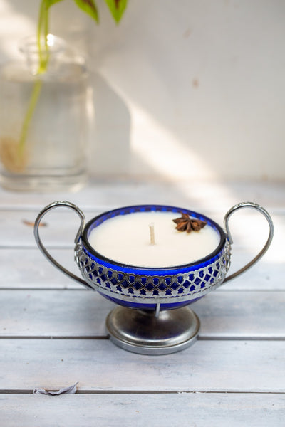 סלסלת תחרה כסף מצופה וקערית כחולה