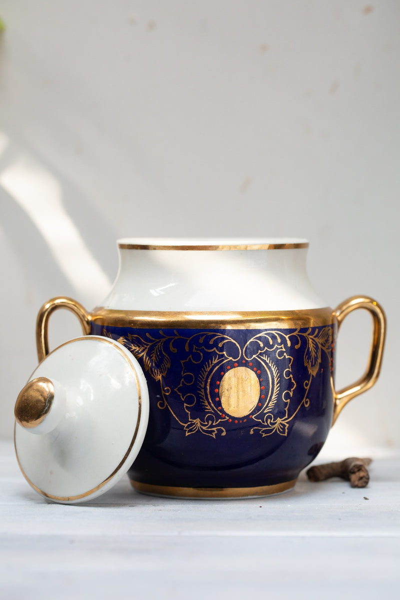 כלי פורצלן סובייטי משנות ה- 60