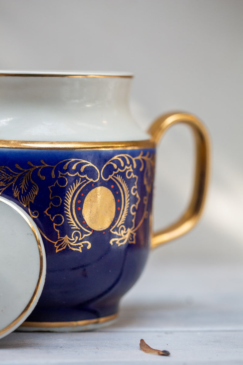 קומקום פורצלן סובייטי משנות ה- 60