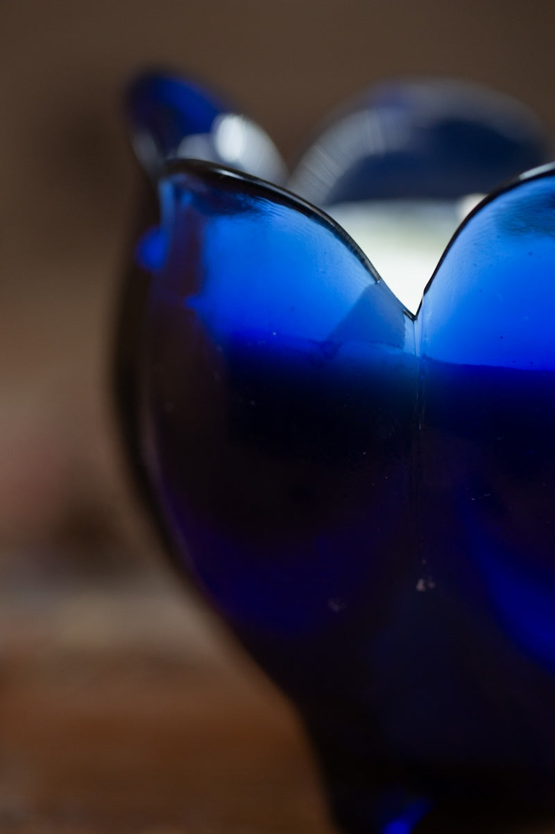 קערת פרח לוטוס כחולה